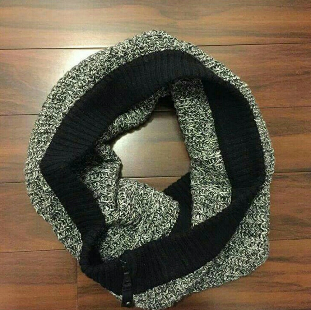 Lululemon Yogini Merino Wool Scarf